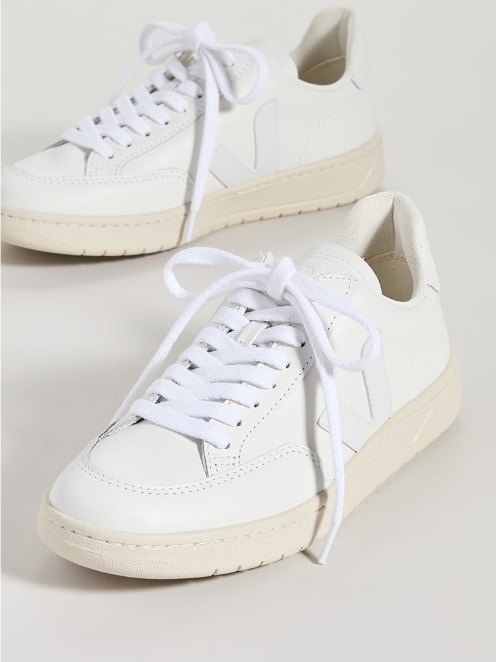 Veja V-12 Extra White Leather Sneakers Size 7 / EU 38